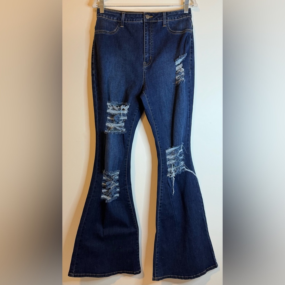 NEW The MAP Women’s Distressed Bell Bottom Flare Stretch Jeans Size 15 Juniors